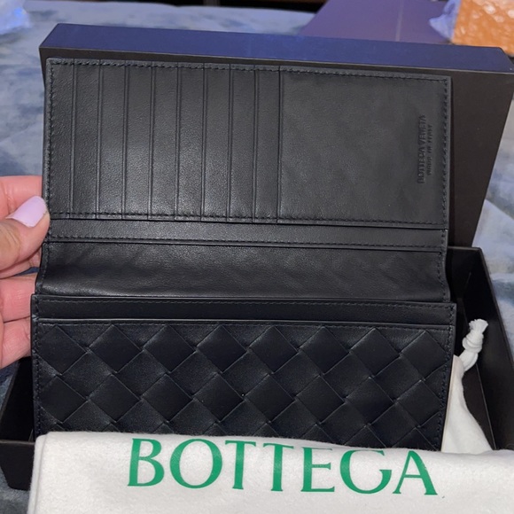 Bottega Veneta slim wallet intrecciato leather gorgeous comes with box n dust Bg - Picture 2 of 10